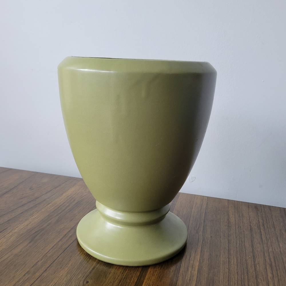 Vintage Floraline mid-century pottery vase green 450